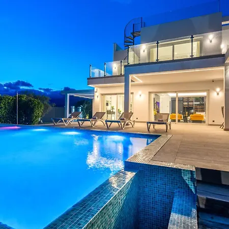 Villapadierna Solstice Sanctuary Villa *