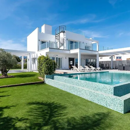 Villapadierna Solstice Sanctuary Villa *